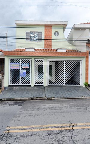 Casa à venda com 209m², 3 quartos e 3 vagasFachada