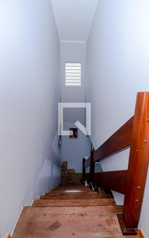 Casa à venda com 209m², 3 quartos e 3 vagasEscada 