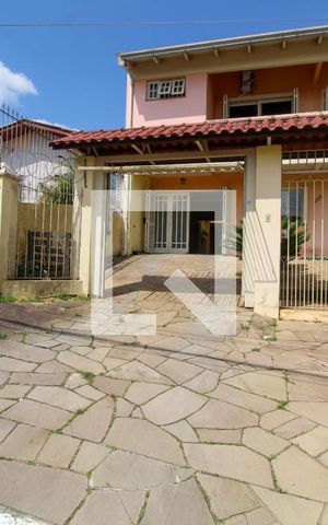 Casa à venda com 340m², 3 quartos e 6 vagas Casa à venda com 340m², 3 quartos e 6 vagasFachada da Casa
