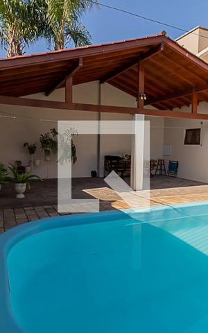 Casa à venda com 178m², 3 quartos e 2 vagasÁrea Externa