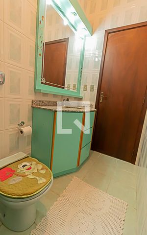Casa à venda com 178m², 3 quartos e 2 vagasBanheiro