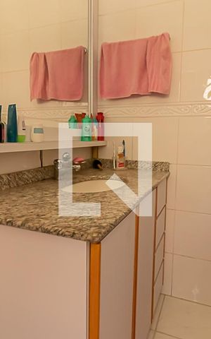 Casa à venda com 178m², 3 quartos e 2 vagasBanheiro do Quarto 1