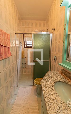 Casa à venda com 178m², 3 quartos e 2 vagasBanheiro