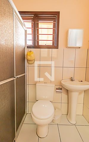 Casa à venda com 178m², 3 quartos e 2 vagasBanheiro de Serviço