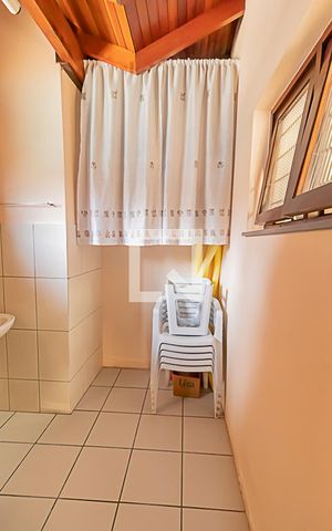 Casa à venda com 178m², 3 quartos e 2 vagasBanheiro de Serviço