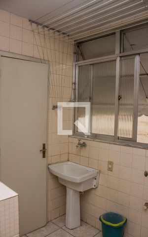 Apartamento para alugar com 80m², 3 quartos e 1 vagaÁrea de Serviço