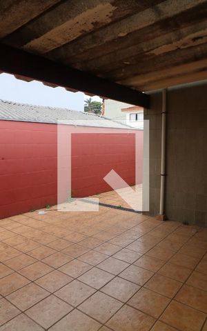 Casa à venda com 65m², 2 quartos e 1 vagaÁrea de Serviço