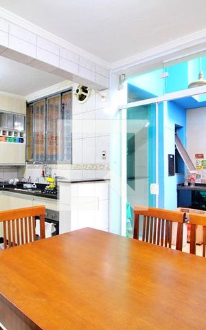 Casa à venda com 126m², 3 quartos e 2 vagasCozinha