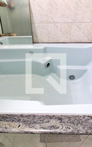 Casa à venda com 126m², 3 quartos e 2 vagasBanheiro da Suíte