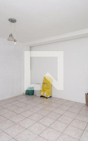 Casa para alugar com 70m², 1 quarto e 1 vagaQuarto