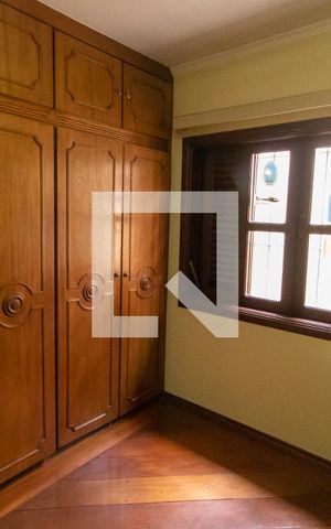 Casa à venda com 400m², 3 quartos e 8 vagas Casa à venda com 400m², 3 quartos e 8 vagasQuarto
