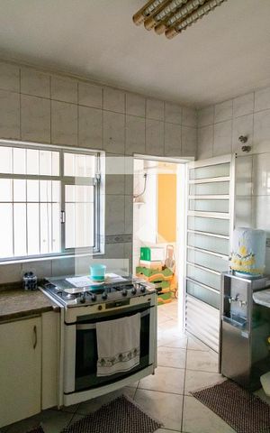 Casa à venda com 400m², 3 quartos e 8 vagas Casa à venda com 400m², 3 quartos e 8 vagasCozinha