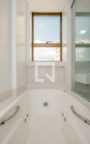 Apartamento à venda com 156m², 4 quartos e 3 vagas Apartamento à venda com 156m², 4 quartos e 3 vagasBanheiro da Suíte