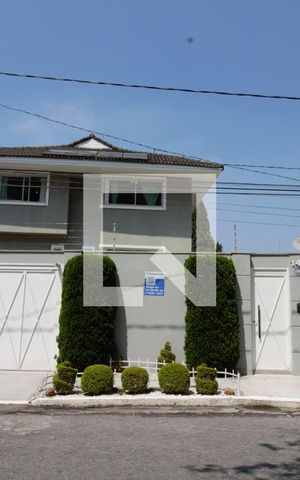 Casa para alugar com 501m², 5 quartos e 5 vagas Casa para alugar com 501m², 5 quartos e 5 vagasFachada