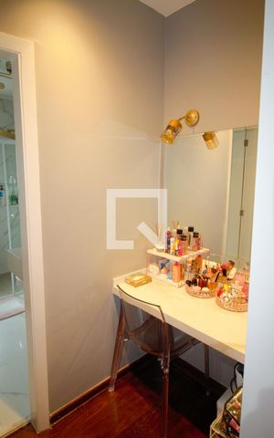 Casa para alugar com 501m², 5 quartos e 5 vagas Casa para alugar com 501m², 5 quartos e 5 vagasHall Banheiro Corredor