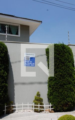 Casa para alugar com 501m², 5 quartos e 5 vagas Casa para alugar com 501m², 5 quartos e 5 vagasFachada