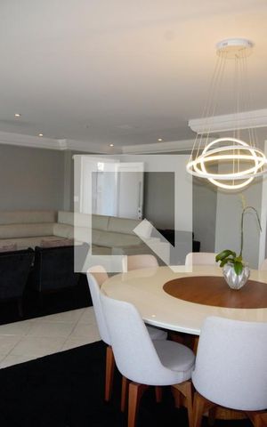 Casa para alugar com 501m², 5 quartos e 5 vagas Casa para alugar com 501m², 5 quartos e 5 vagasSala 1