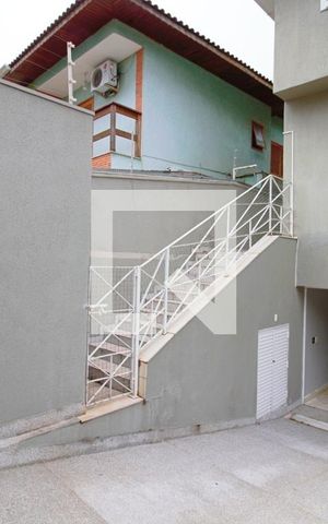 Casa para alugar com 501m², 5 quartos e 5 vagas Casa para alugar com 501m², 5 quartos e 5 vagasGaragem