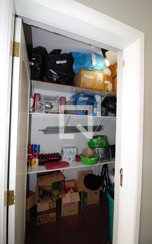 Casa para alugar com 501m², 5 quartos e 5 vagas Casa para alugar com 501m², 5 quartos e 5 vagasDispensa Garagem