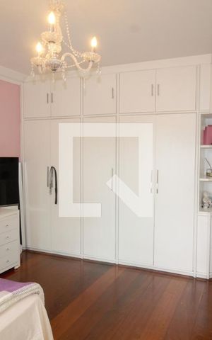 Casa para alugar com 501m², 5 quartos e 5 vagas Casa para alugar com 501m², 5 quartos e 5 vagasQuarto 3