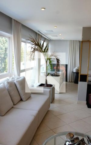 Casa para alugar com 501m², 5 quartos e 5 vagas Casa para alugar com 501m², 5 quartos e 5 vagasSala 1
