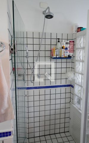 Casa para alugar com 501m², 5 quartos e 5 vagas Casa para alugar com 501m², 5 quartos e 5 vagasBanheiro da Suíte 1