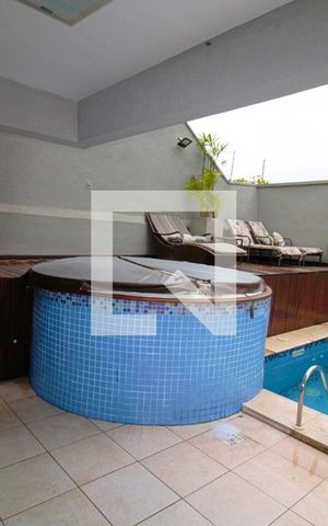 Casa para alugar com 501m², 5 quartos e 5 vagas Casa para alugar com 501m², 5 quartos e 5 vagasPiscina