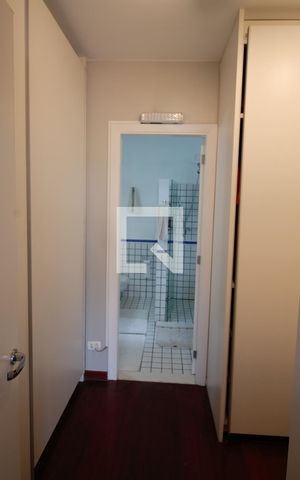 Casa para alugar com 501m², 5 quartos e 5 vagas Casa para alugar com 501m², 5 quartos e 5 vagasCloset da suíte 1