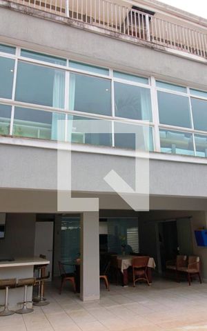 Casa para alugar com 501m², 5 quartos e 5 vagas Casa para alugar com 501m², 5 quartos e 5 vagasQuintal
