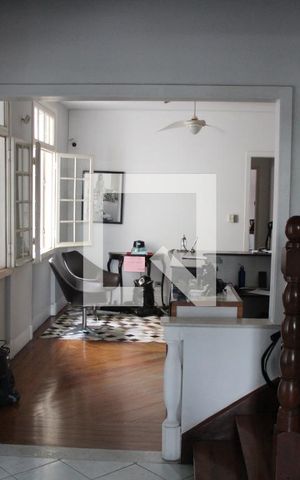 Casa à venda com 320m², 3 quartos e 4 vagasDetalhe Sala