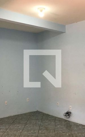Casa para alugar com 70m², 2 quartos e sem vaga Casa para alugar com 70m², 2 quartos e sem vagaSala