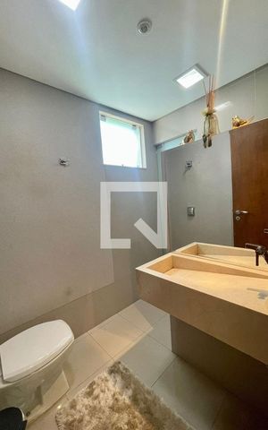 Casa de condomínio para alugar com 360m², 5 quartos e 6 vagas Casa de condomínio para alugar com 360m², 5 quartos e 6 vagasBanheiro da Suíte 4