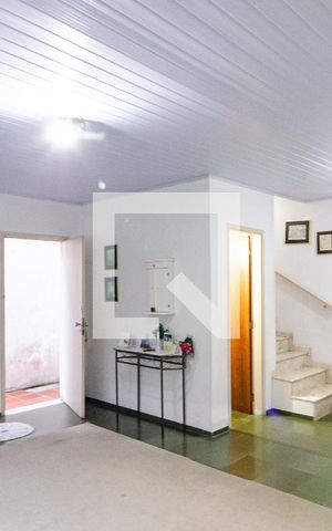 Casa à venda com 143m², 4 quartos e 2 vagas Casa à venda com 143m², 4 quartos e 2 vagasSala
