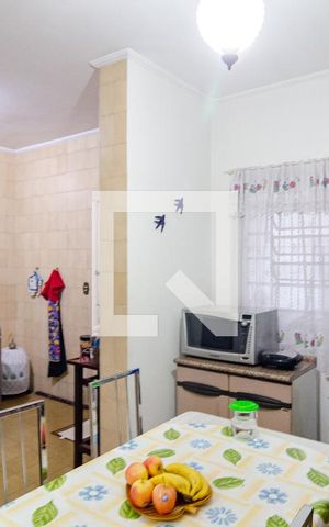 Casa à venda com 143m², 4 quartos e 2 vagas Casa à venda com 143m², 4 quartos e 2 vagasCozinha