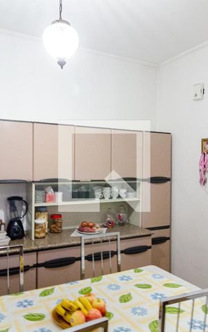 Casa à venda com 143m², 4 quartos e 2 vagas Casa à venda com 143m², 4 quartos e 2 vagasCozinha