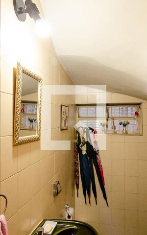 Casa à venda com 143m², 4 quartos e 2 vagas Casa à venda com 143m², 4 quartos e 2 vagasLavabo