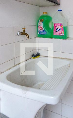 Casa à venda com 143m², 4 quartos e 2 vagas Casa à venda com 143m², 4 quartos e 2 vagasLavanderia