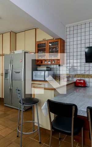 Apartamento à venda com 207m², 4 quartos e 2 vagas Apartamento à venda com 207m², 4 quartos e 2 vagasCozinha
