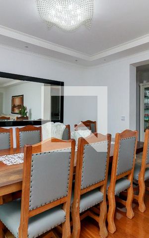 Apartamento à venda com 207m², 4 quartos e 2 vagas Apartamento à venda com 207m², 4 quartos e 2 vagasSala