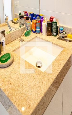Apartamento à venda com 67m², 2 quartos e 1 vaga Apartamento à venda com 67m², 2 quartos e 1 vagaBanheiro da Suíte