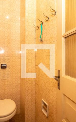 Apartamento à venda com 220m², 3 quartos e sem vaga Apartamento à venda com 220m², 3 quartos e sem vagaBanheiro Auxiliar