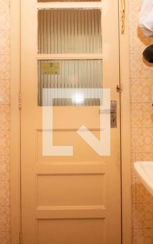 Apartamento à venda com 220m², 3 quartos e sem vaga Apartamento à venda com 220m², 3 quartos e sem vagaBanheiro Auxiliar