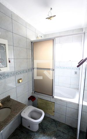 Casa à venda com 179m², 3 quartos e 2 vagasBanheiro da Suíte 2