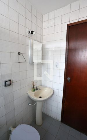 Casa à venda com 179m², 3 quartos e 2 vagasBanheiro Social