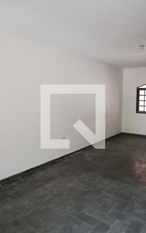 Casa à venda com 179m², 3 quartos e 2 vagasSala