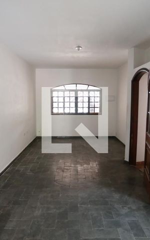 Casa à venda com 179m², 3 quartos e 2 vagasSala