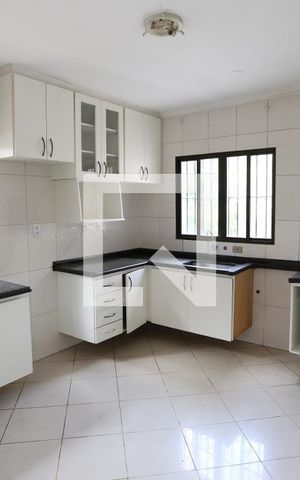 Casa à venda com 179m², 3 quartos e 2 vagasCozinha