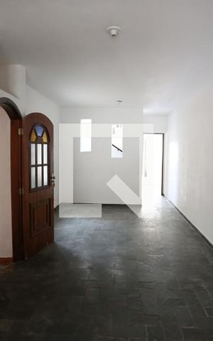 Casa à venda com 179m², 3 quartos e 2 vagasSala