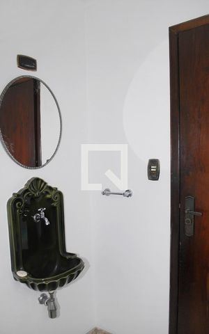 Casa à venda com 177m², 3 quartos e 2 vagas Casa à venda com 177m², 3 quartos e 2 vagasBanheiro 1