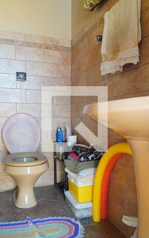 Casa para alugar com 220m², 4 quartos e 4 vagasBanheiro